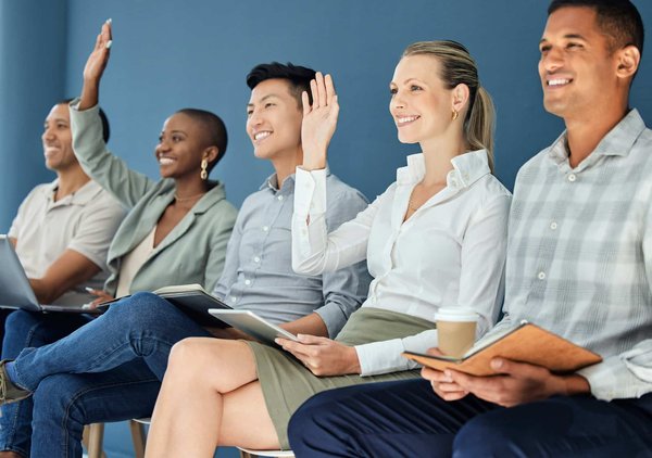 Comment les villes peuvent-elles encourager les citoyens à participer à des programmes de compostage communautaire?