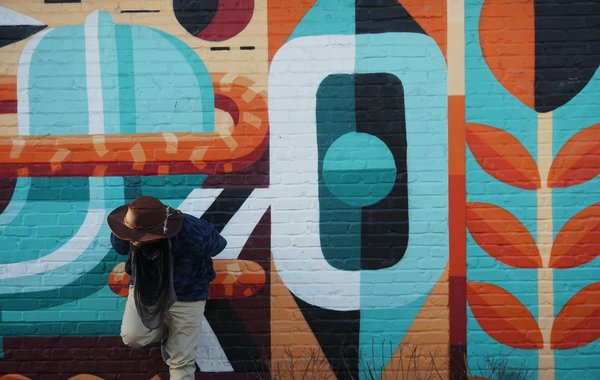 Quels sont les enjeux éthiques de la restauration des peintures murales aborigènes australiennes ?